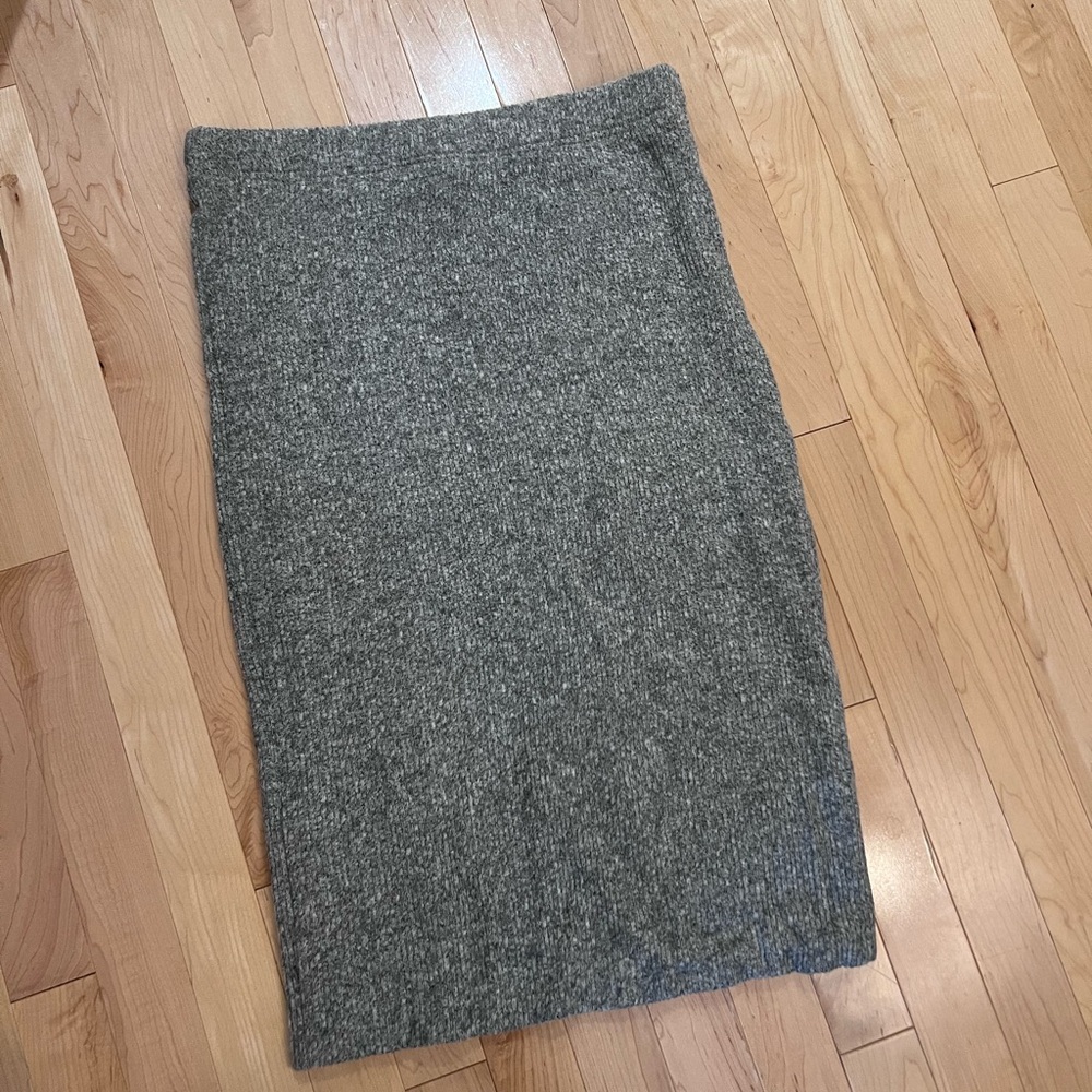 Ann Taylor Knit Pencil Skirt - Size 8